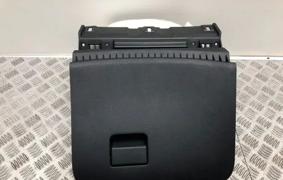 Nissan Juke I F15 Glove box 685201KN0A
