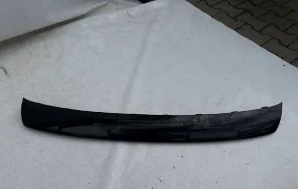 Volvo XC40 Front bumper lip 31407947