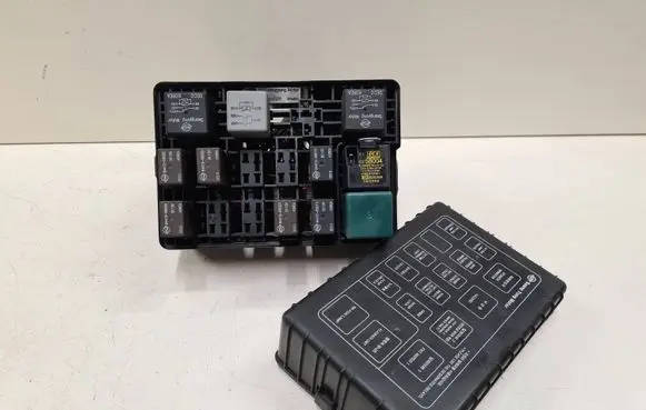 SsangYong Rexton Fuse box set 8220108156 08E5714