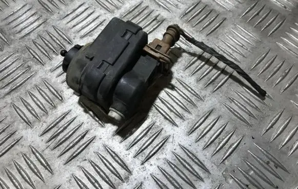 Headlight level adjustment motor