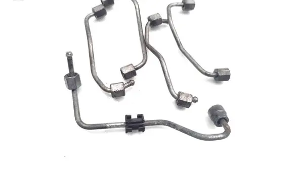 Hyundai Santa Fe Fuel injector supply line/pipe 
