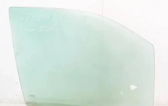 Peugeot 806 Front door window glass four-door