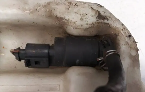 Windscreen/windshield washer pump