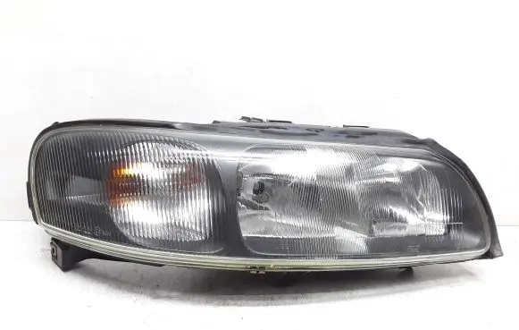 Volvo XC70 Headlight/headlamp 8693548 89007898