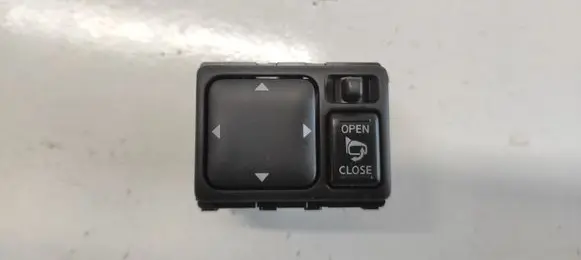 Nissan X-Trail T30 Wing mirror switch 040902