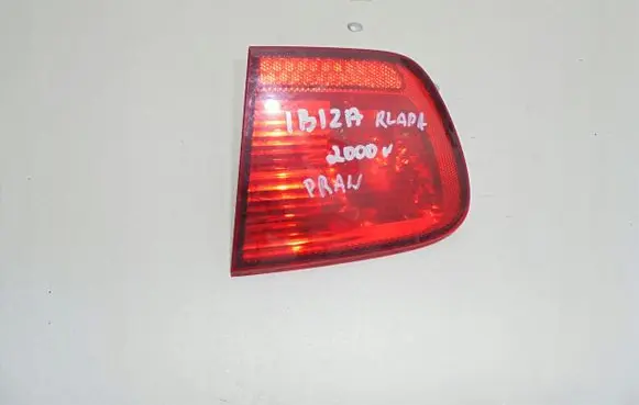 Tailgate rear/tail lights