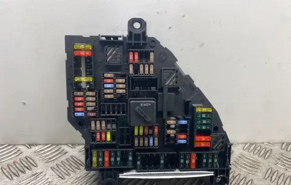 BMW 5 F10 F11 Fuse module 9264923