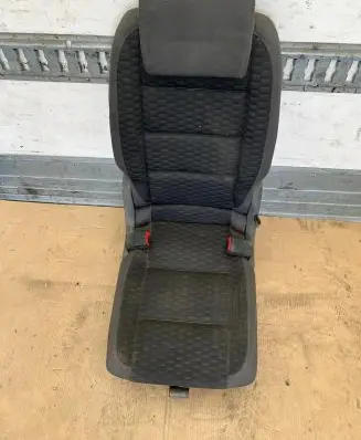Volkswagen Touran I Rear seat 