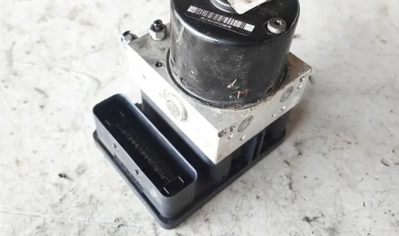 Ford Focus ABS Pump 3M512C405HC