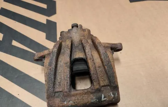 Jeep Cherokee III KJ Front brake caliper