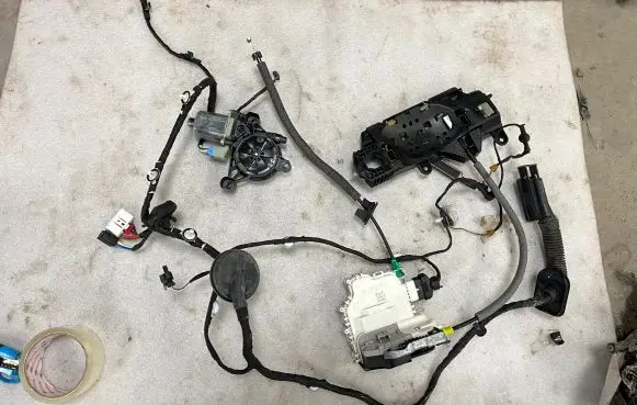 Audi A5 Front door lock 8X1837016 8W0959801