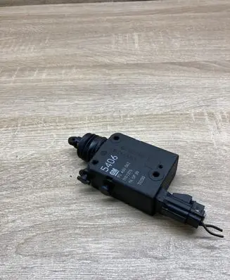 Opel Astra G Fuel tank cap lock motor 90460062 1101215