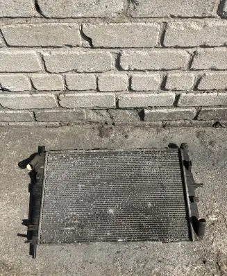 Ford Mondeo Mk III Coolant radiator 1S7H8C342CC 05JUL2001