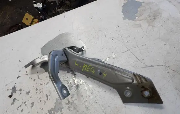 Renault Megane IV Fender mounting bracket