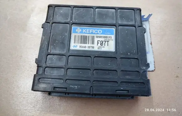 Nissan Navara D22 Engine control unit/module 9544039790
