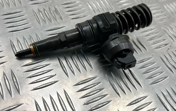 Volkswagen Caddy Fuel injector 038130073BN