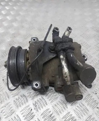 Volkswagen PASSAT B5.5 Air conditioning (A/C) compressor (pump) 8D0260805J