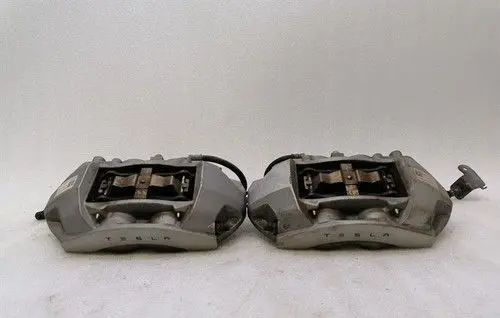Tesla Model Y Front Brake Caliper Pad/Carrier 104462100E