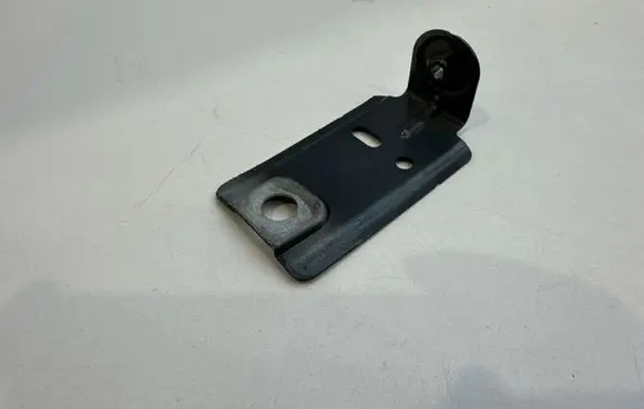 Seat Arona Fender mounting bracket 6F0821432B