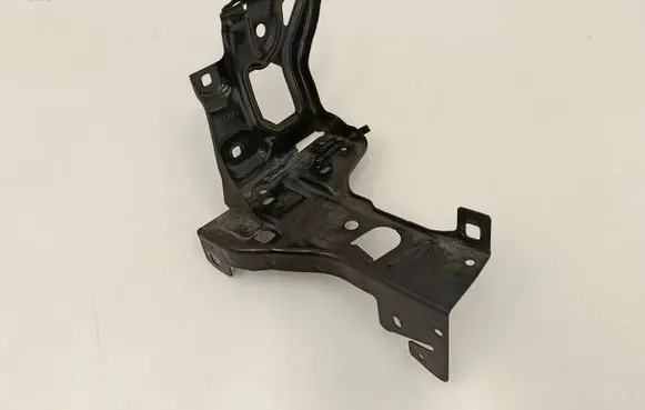 BMW 2 F46 Headlight/headlamp mounting bracket 7302531 2030619067 18563110