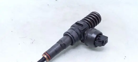 Audi A3 S3 A3 Sportback 8P Fuel injector 038130073AG 0414720215