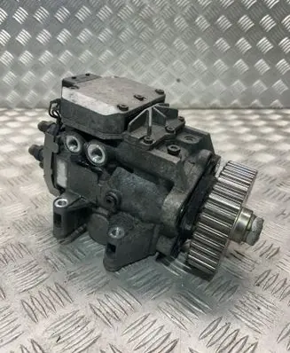 Audi A6 S6 C5 4B Fuel injection high pressure pump 059130106L