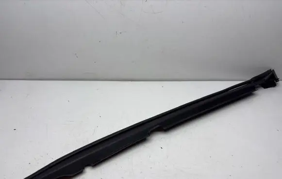 Lexus IS 220D-250-350 Side skirt front trim 53825