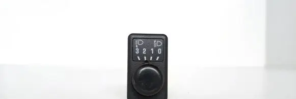 Nissan Almera Headlight level height control switch