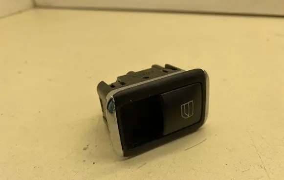 Mercedes-Benz C W204 Electric window control switch A2048707358 10034661 03139101