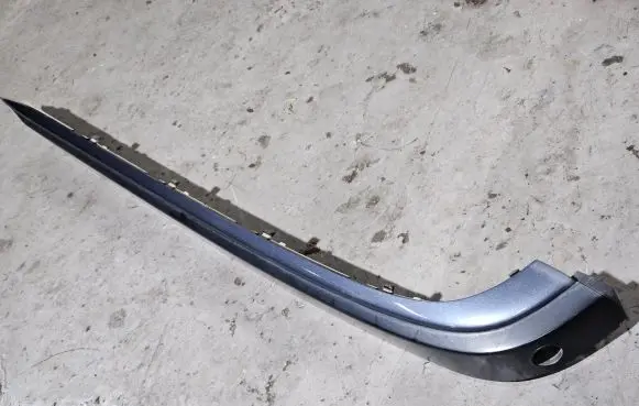 BMW 7 E38 Rear bumper trim bar molding 8125411