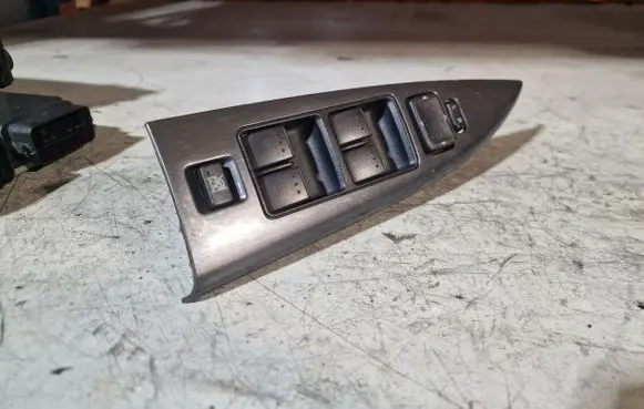 Mazda 6 Electric window control switch