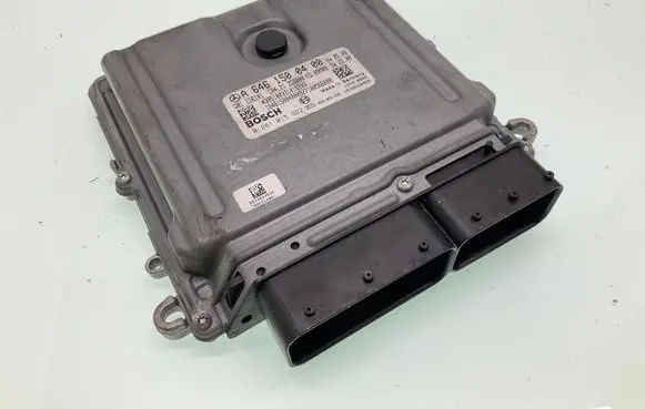 Mercedes-Benz Vito Viano W639 Engine control unit/module A6461500400 0281015922