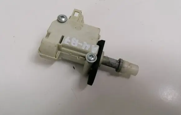 Audi A4 S4 B7 8E 8H Central locking motor 8E0862153A