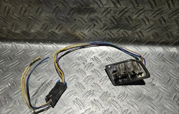 Chevrolet Camaro Heater blower motor/fan resistor 52484051