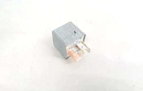 Audi A4 S4 B5 8D Other relay 8A0951253B 89978000