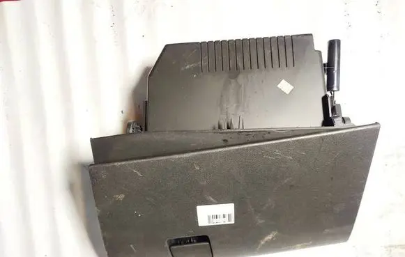 Opel Astra H Glove box 13191460