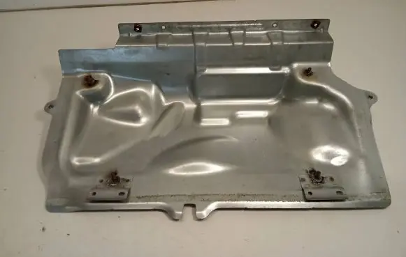 Volvo XC60 Heat shield in engine bay 31353774 18X07