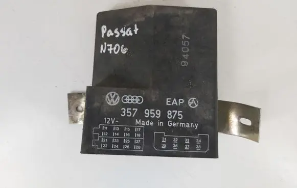 Volkswagen PASSAT B3 Engine control unit/module 357959875