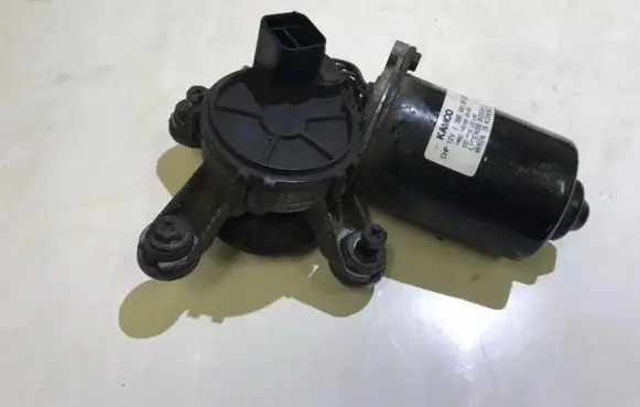 Hyundai Lantra II Wiper motor 0390241201 98100-29100