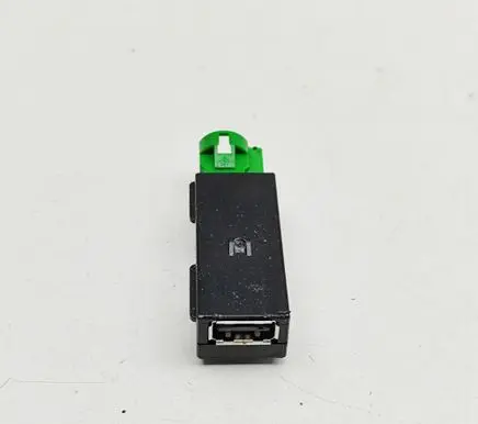 USB socket connector
