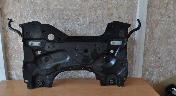 Citroen DS5 Engine mounting bracket