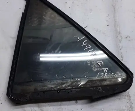 Rear vent window glass