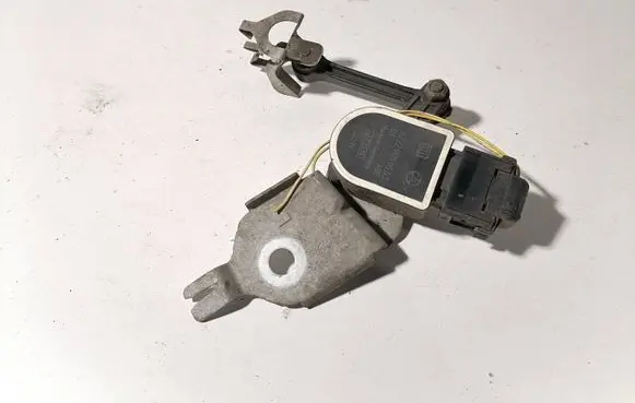 Mercedes-Benz E W213 Air suspension front height level sensor A2229050503 271014
