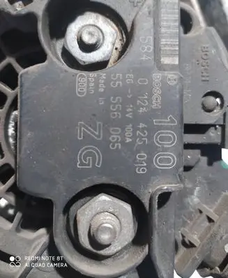 Opel Zafira B Generator/alternator 0124425019