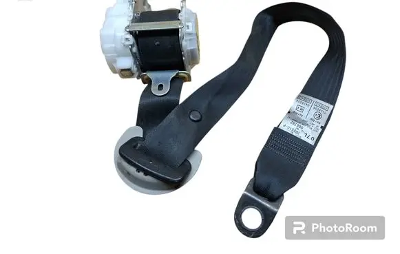 Toyota Avensis T270 Front seatbelt 7P2510P 0538056