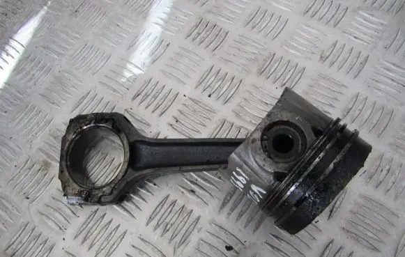 Volvo 460 Piston with connecting rod