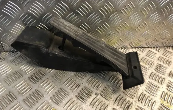 BMW 5 E60 E61 Accelerator throttle pedal 6772645