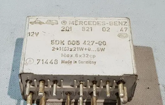 Mercedes-Benz E W124 Other relay 2018210247