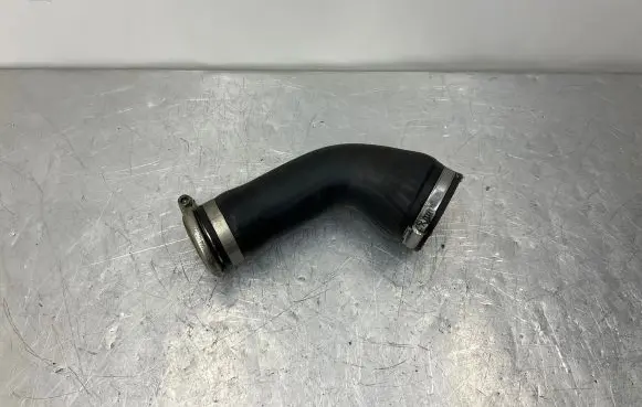 BMW 5 F10 F11 Intercooler hose/pipe 7575407