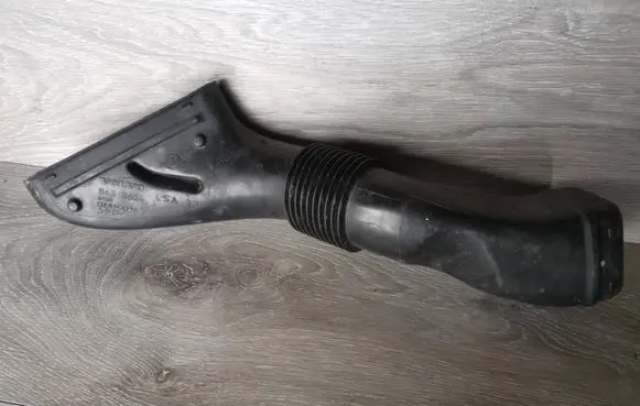 Volvo V70 Air intake hose/pipe 8638624